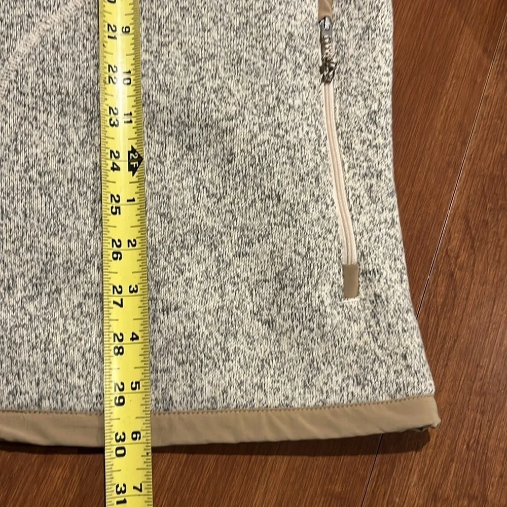 The North Face Men’s Gordon Lions Full Zipped Sweater Size XL.